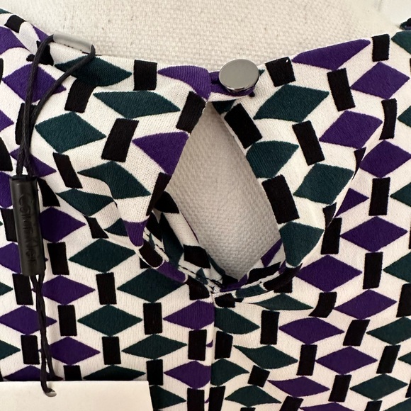 NWT Calvin Klein Woman’s Sleeveless Geometric Blouse Top, Sz PM - Picture 6 of 11